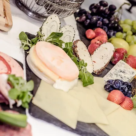 Kirchler Отель Тукс