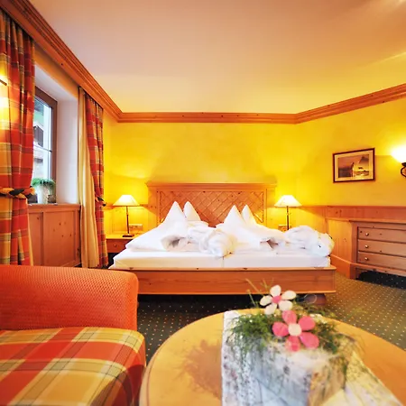 ホテル Kirchler トゥクス